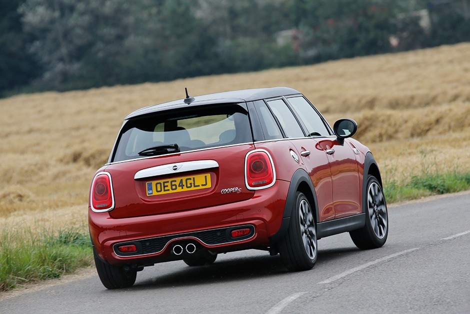 Mini Cooper com cinco portas