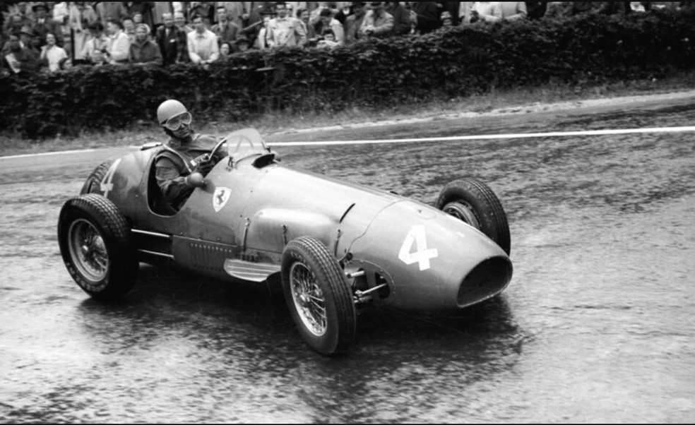 Capacete passou a ser exigido na Fórmula 1 em 1952 — Foto: Divulgação