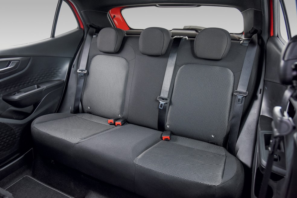 Fiat Pulse Drive 1.3 tem o mesmo entre-eixos do Fiat Argo  — Foto: Murilo Góes/Auto News Brasil