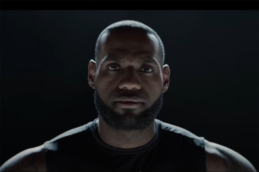 "Sempre fui fã da marca", afirma o astro do Los Angeles Lakers, Lebron James, em entrevista após gravar o comercial (Foto: Divulgação)