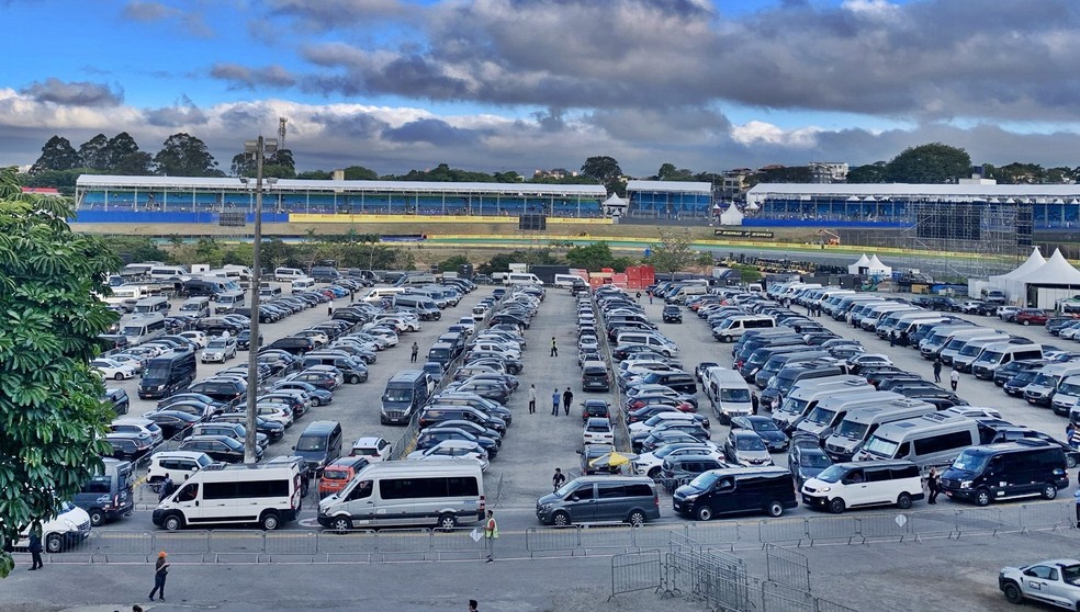 Roubos são menos comuns em estacionamentos particulares — Foto: André Schaun