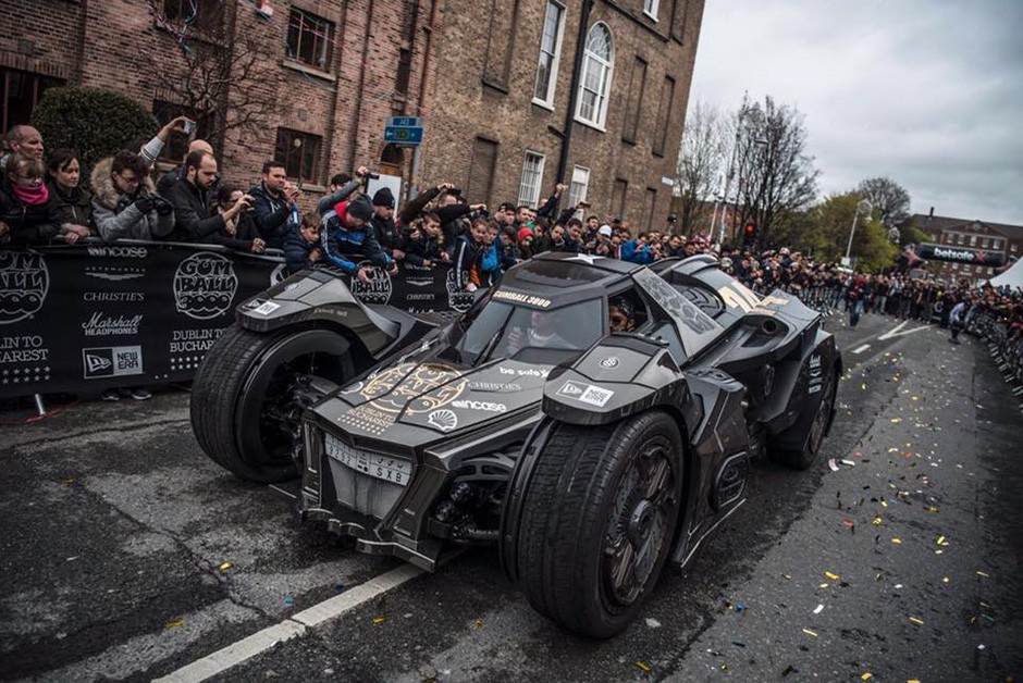 Batmóvel do game Arkham Knight criado para a equibe Galag