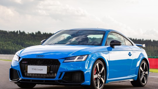 Com os dias contados, Audi TT RS desembarca no Brasil de cara nova por R$ 442.990