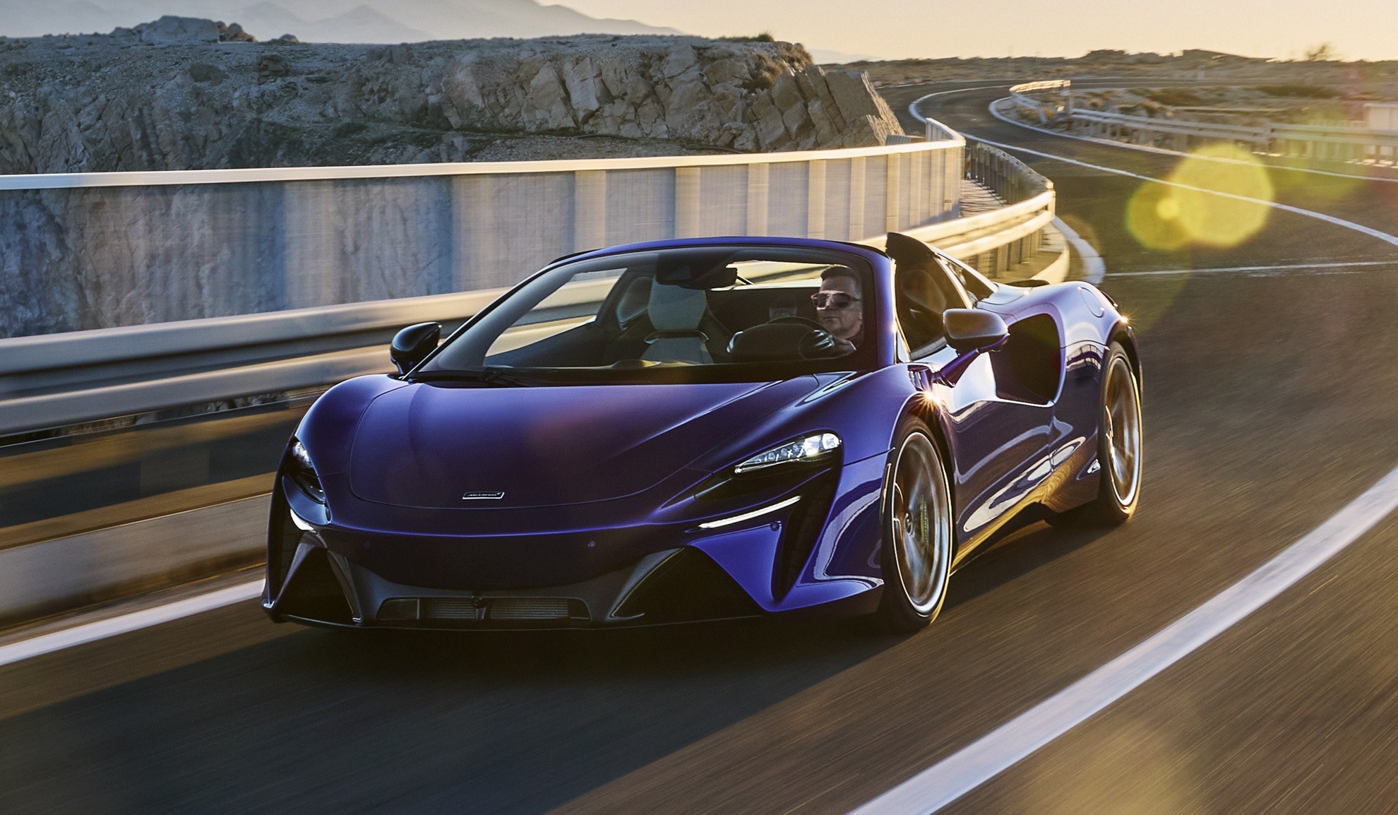 McLaren Artura Spider é conversível de R$ 2,8 milhões que vem ao Brasil