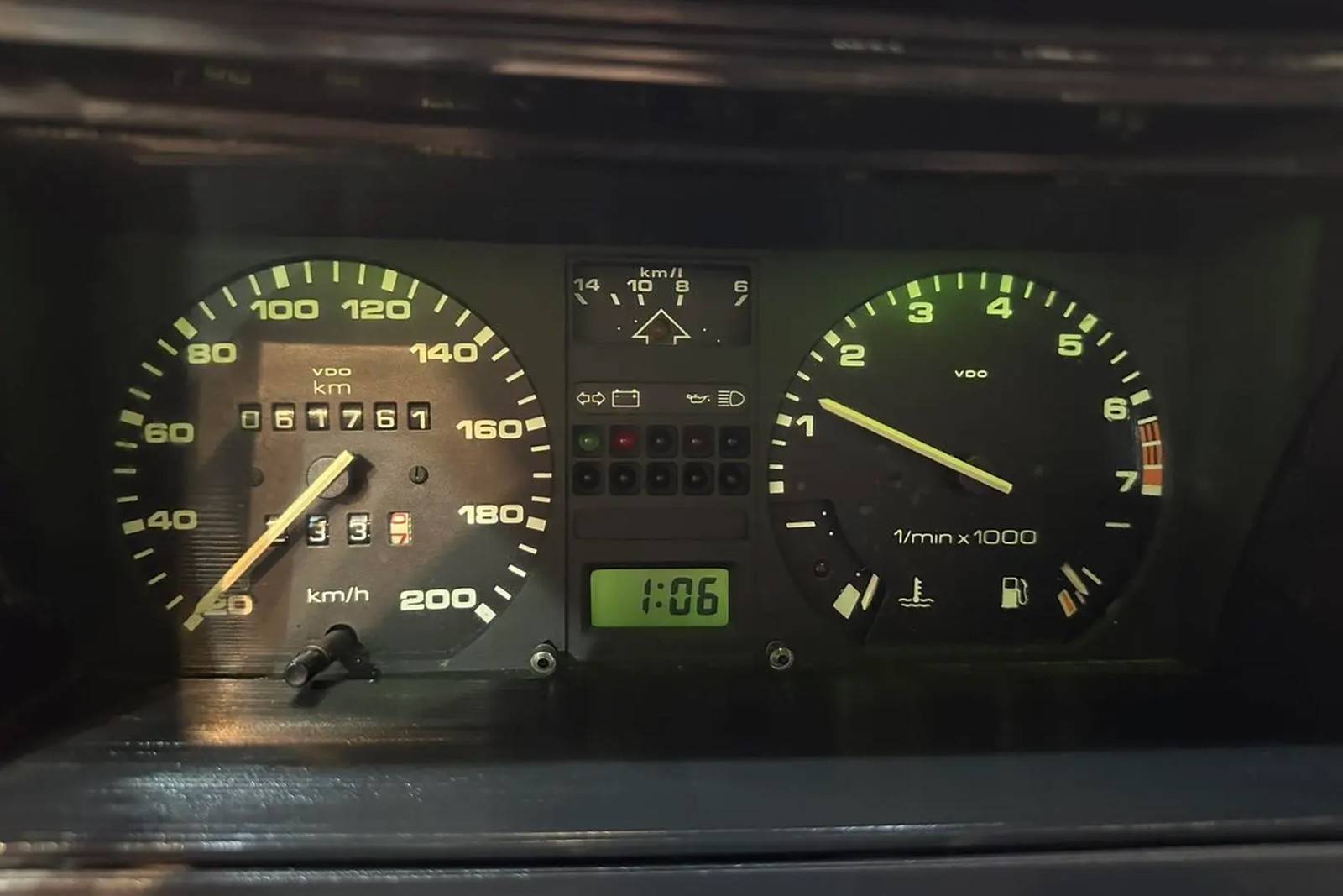 Volkswagen Santana GLS 1987 quadro de instrumentos — Foto: Divulgação/Padrão Misa