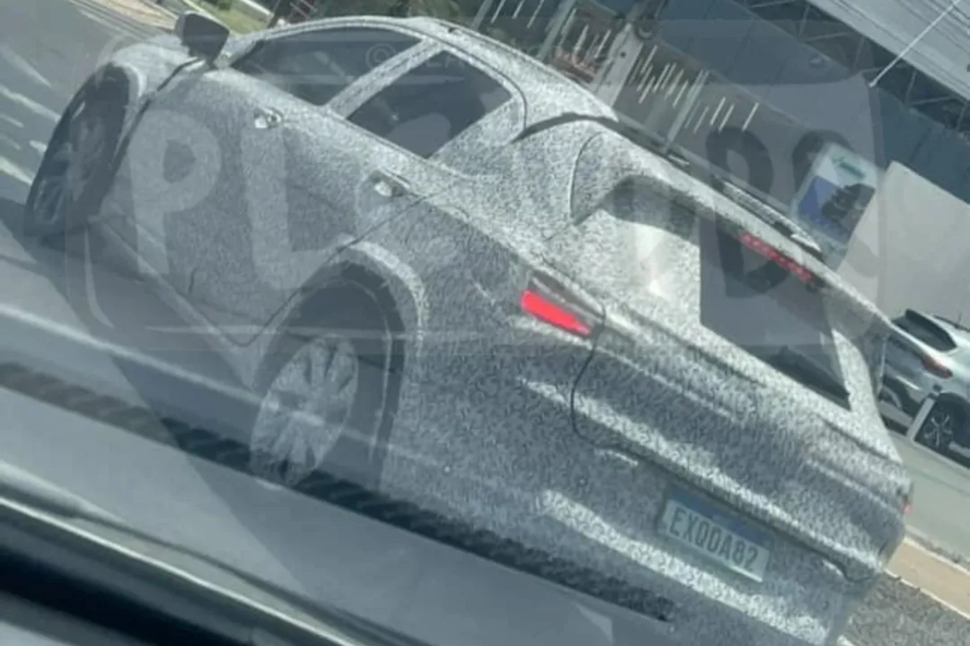 Flagra: SUV do Chevrolet Onix terá detalhe inspirado em carro de luxo da GM