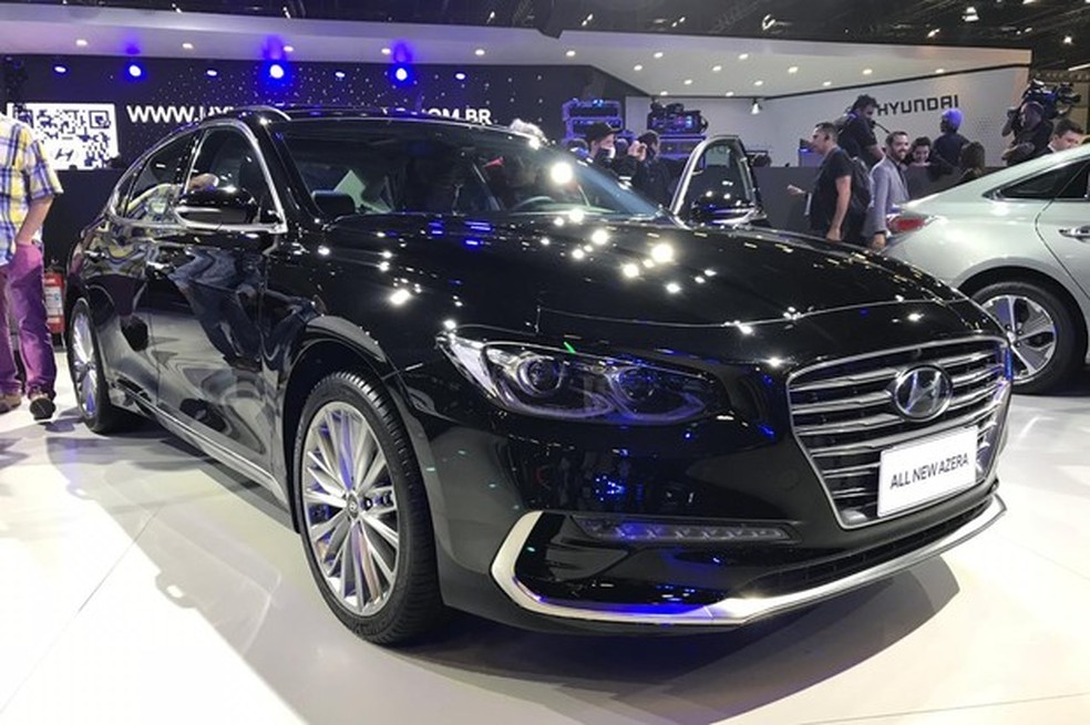 Nova geração do Azera é uma das novidades do estande (Foto: Diogo de Oliveira/Auto News Brasil) — Foto: Auto Esporte