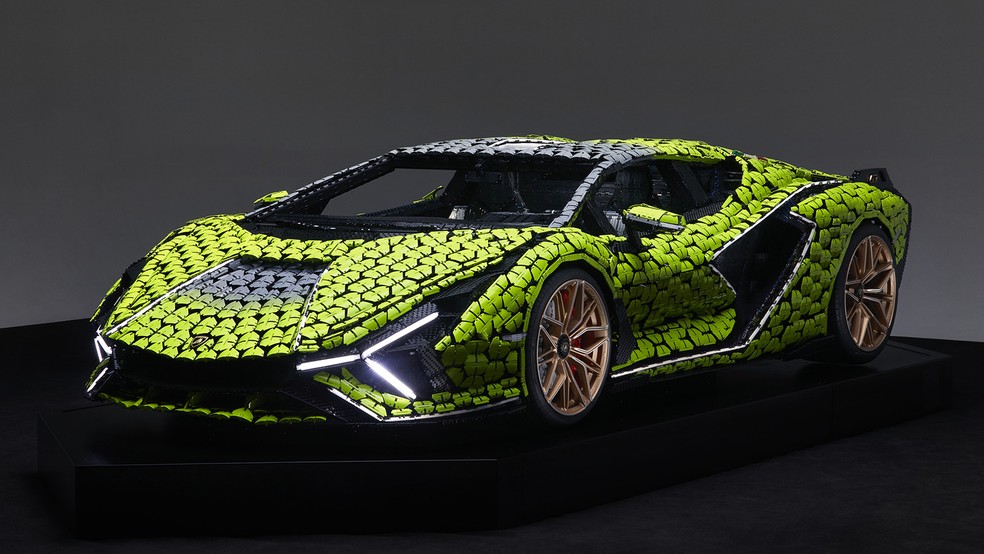 Lamborghini Sián em tamanho real foi feito com 400 mil peças de Lego — Foto: Divulgação