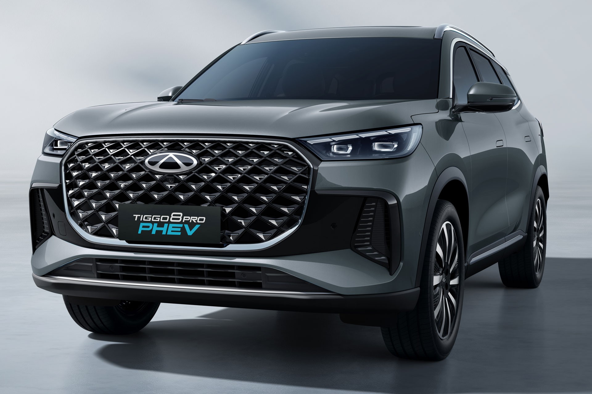 Novos Caoa Chery Tiggo 7 e Tiggo 8 PHEV chegam até R$ 40 mil mais baratos