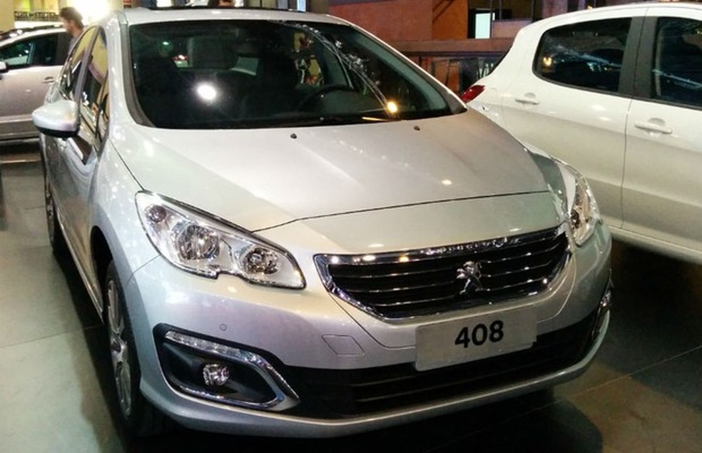Peugeot 408 reestilizado (Foto: Alexandre Izo/Auto News Brasil) — Foto: Auto Esporte