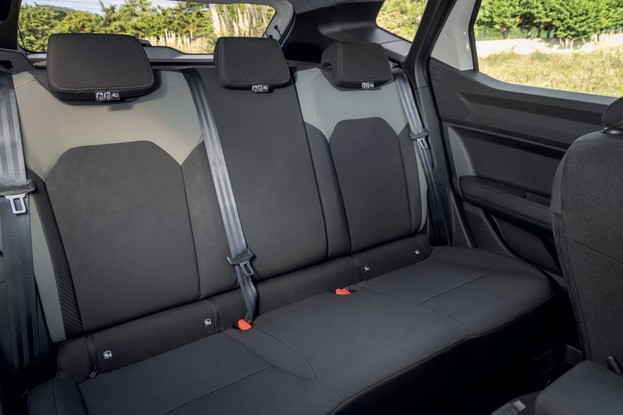 Dacia Duster Hybrid 140 - bancos