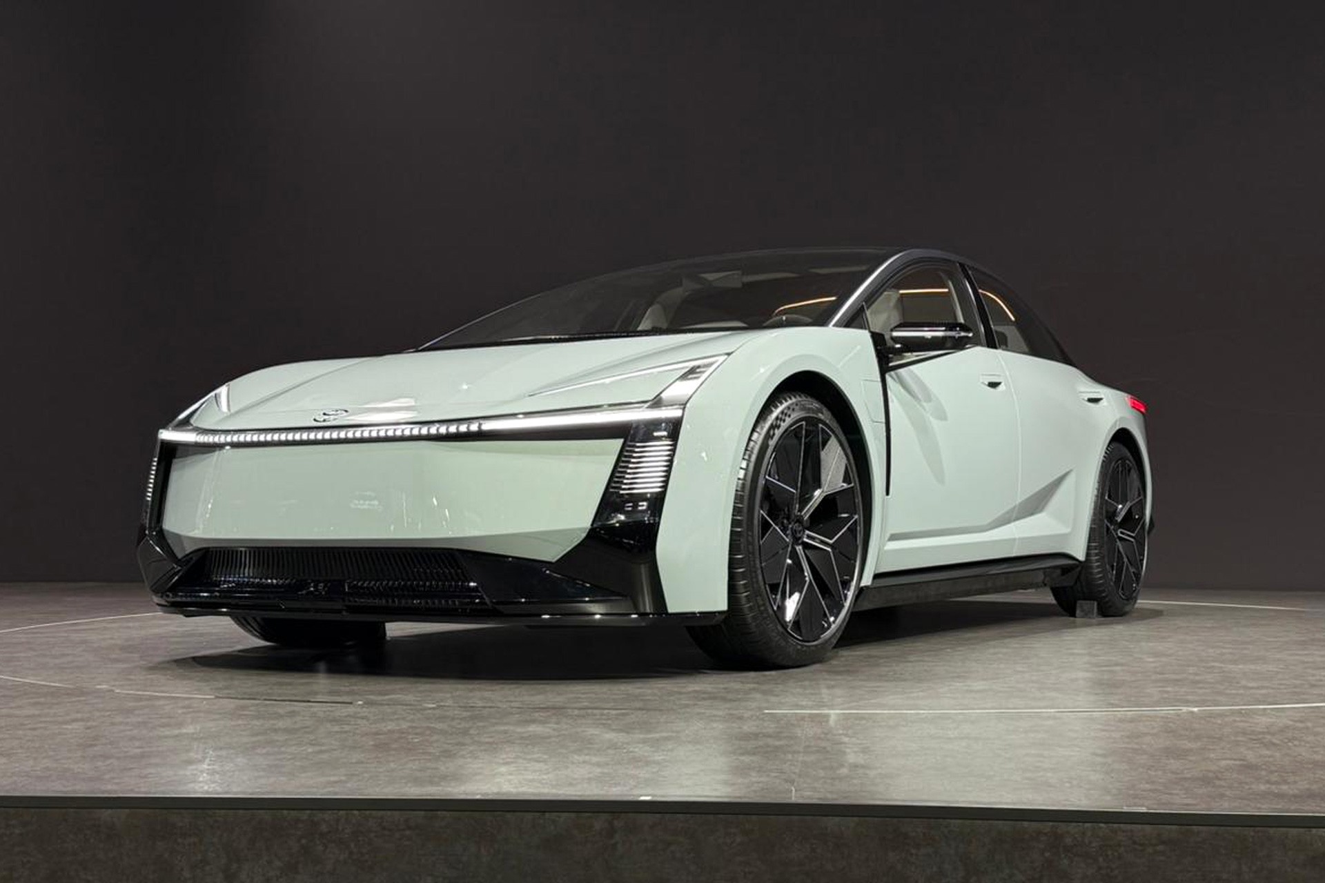 Novo Toyota Corolla perde estilo ‘tiozão’ e propõe revolução pela 1ª vez