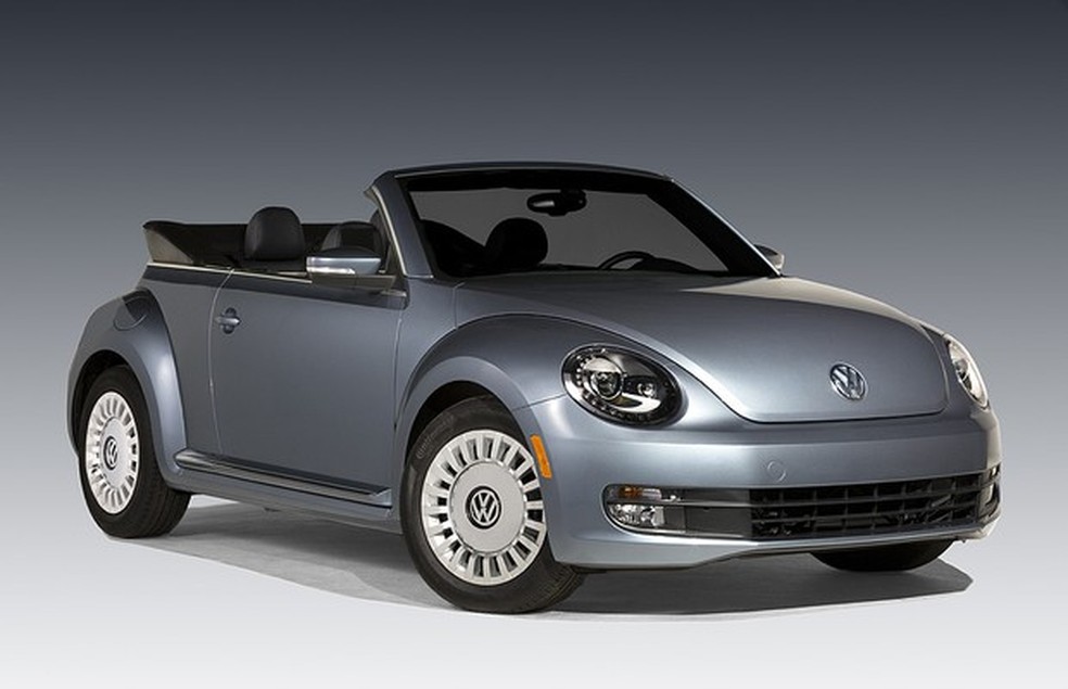 Volkswagen Beetle Denim 2016 (Foto: Divulgação) — Foto: Auto Esporte