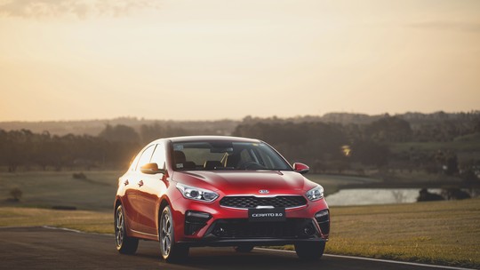 Sedãs 0 km por até R$ 100 mil: Kia Cerato e novo Nissan Versa fazem parte da lista