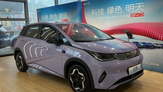 BYD Dolphin 2027 terá novo visual, mais potência e perderá item polêmico