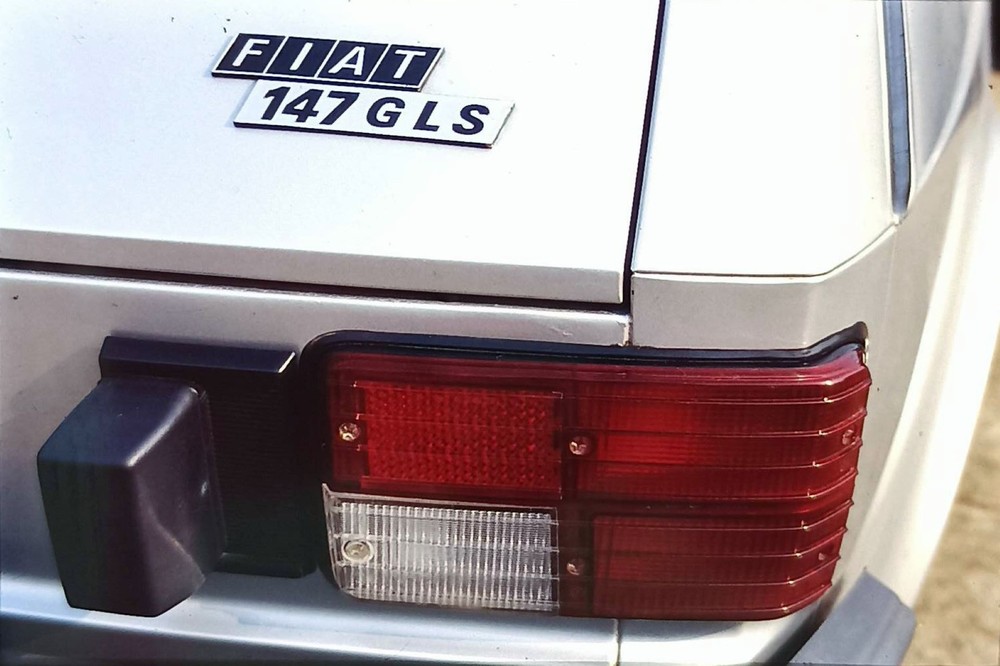 Briga dos pequenos: Volkswagen Gol LS e Fiat 147 GLS se enfrentaram em 1981