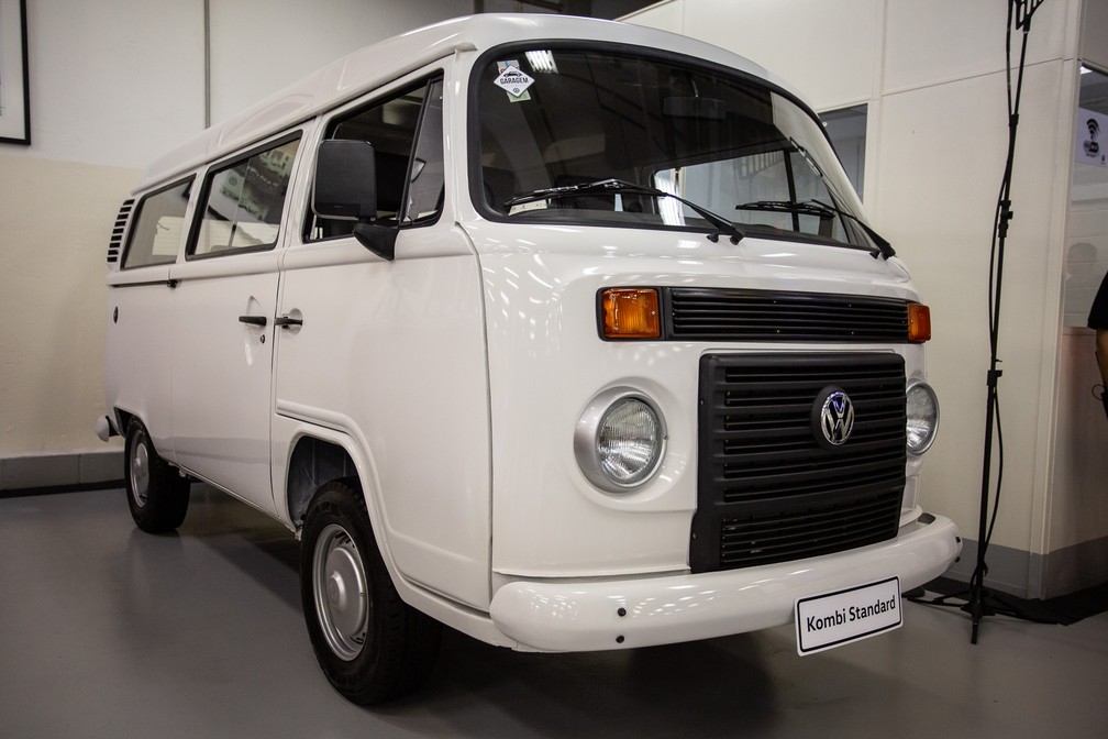 Última Kombi produzida pela Volkswagen no Brasil, em 2013 — Foto: Fábio Tito/G1