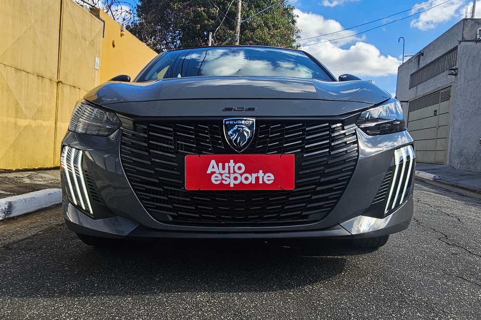Peugeot 208 GT 2025 tem faróis de LED  — Foto: Jady Peroni/Auto News Brasil
