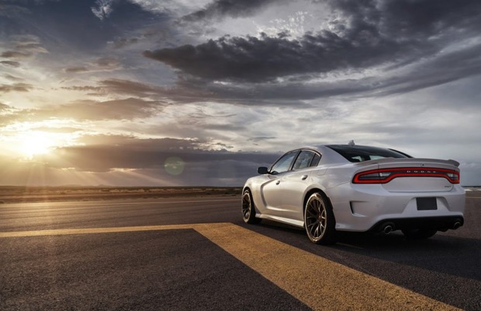 2013 dodge charger srt hellcat deals