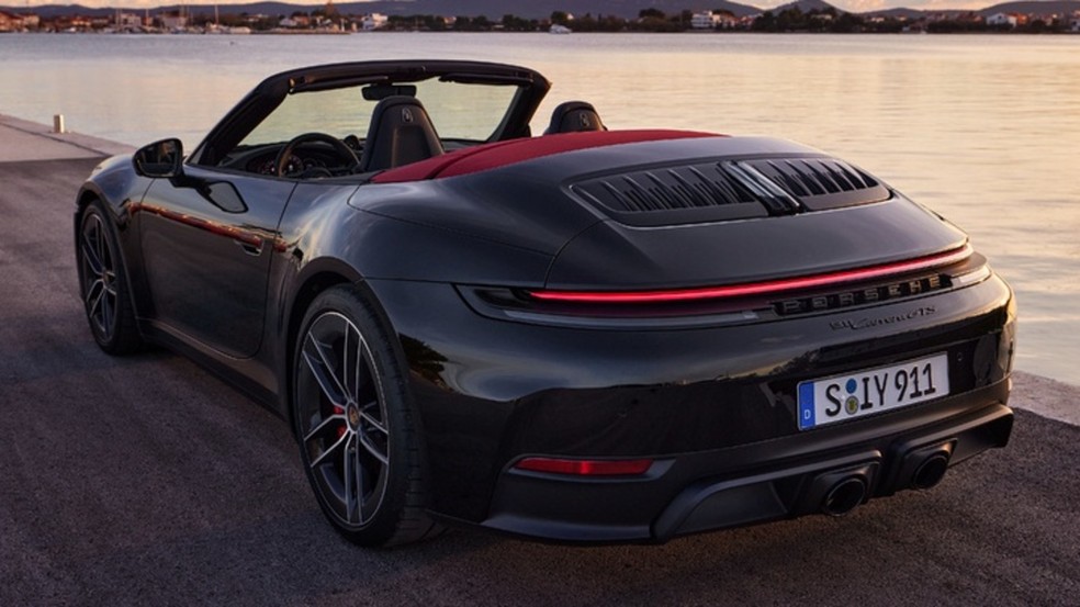 Porsche 911 Carrera GTS Cabriolet — Foto: Divulgação