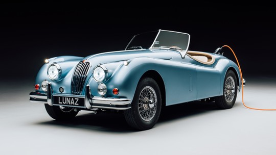 Beckham dá ao filho um Jaguar 1954 elétrico de R$ 2,3 milhões como presente de casamento