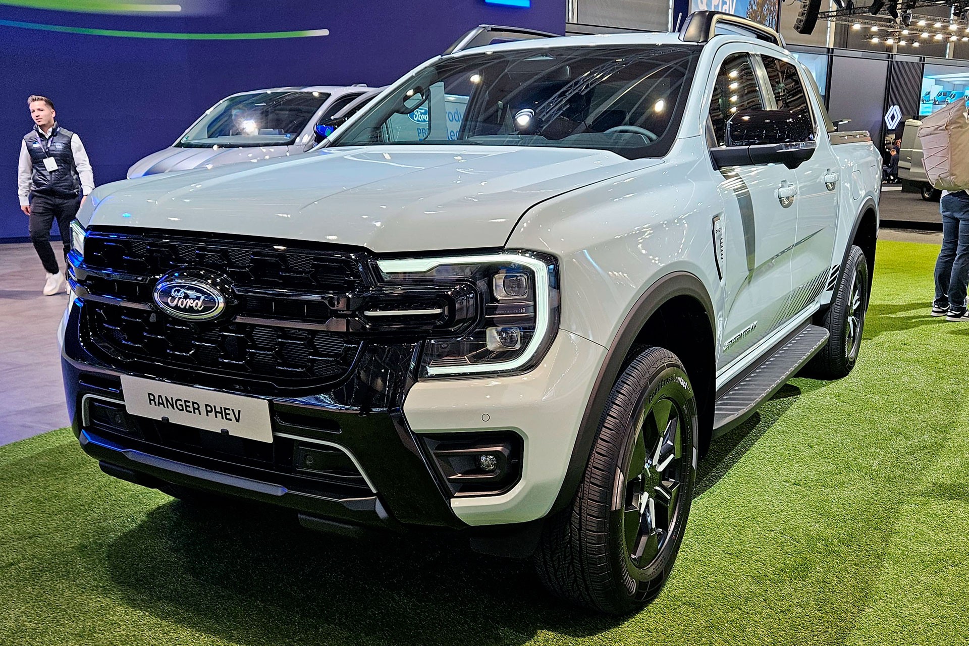 Ford Ranger híbrida plug-in é lançada de olho na BYD Shark