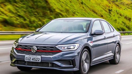 Volkswagen Jetta some das lojas e do site da marca; linha 2022 deve chegar em maio