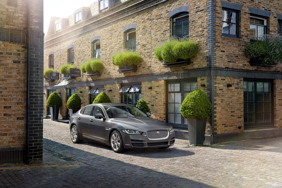 Jaguar XE 2015  