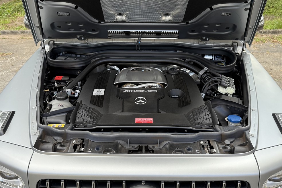 Motor V8 4.0 a gasolina equipa diversos esportivos da Mercedes há muitos anos — Foto: Cauê Lira/Auto News Brasil