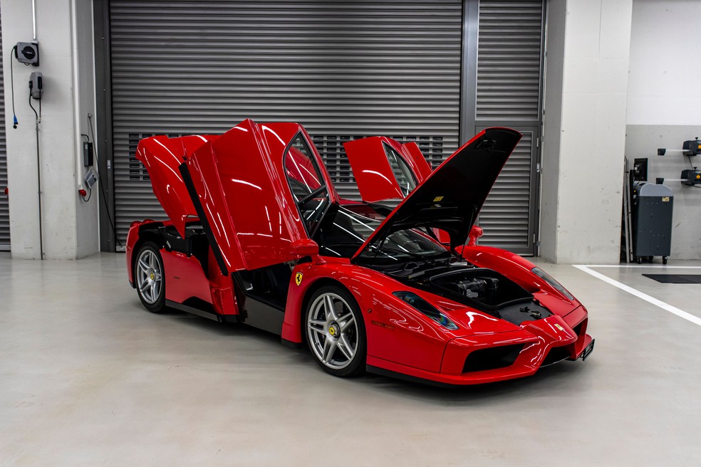 Ferrari Enzo teve apenas 400 unidades produzidas desde 2002 — Foto: Divulgação
