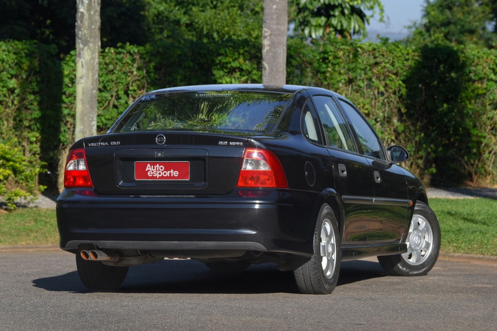 Chevrolet Vectra 1999/2000 tinha opções de motor 2.0 ou 2.2, de 8 e 16 válvulas  — Foto: Murilo Goes/Auto News Brasil