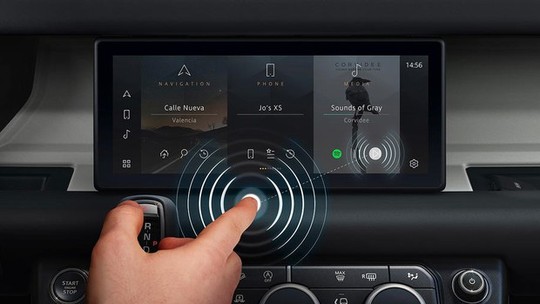 Jaguar Land Rover desenvolve tela multimídia que não precisa tocar para usar