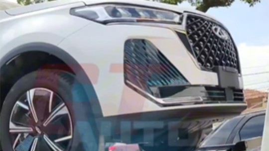 Flagra: Caoa Chery Tiggo 7 PHEV será híbrido plug-in mais barato do Brasil