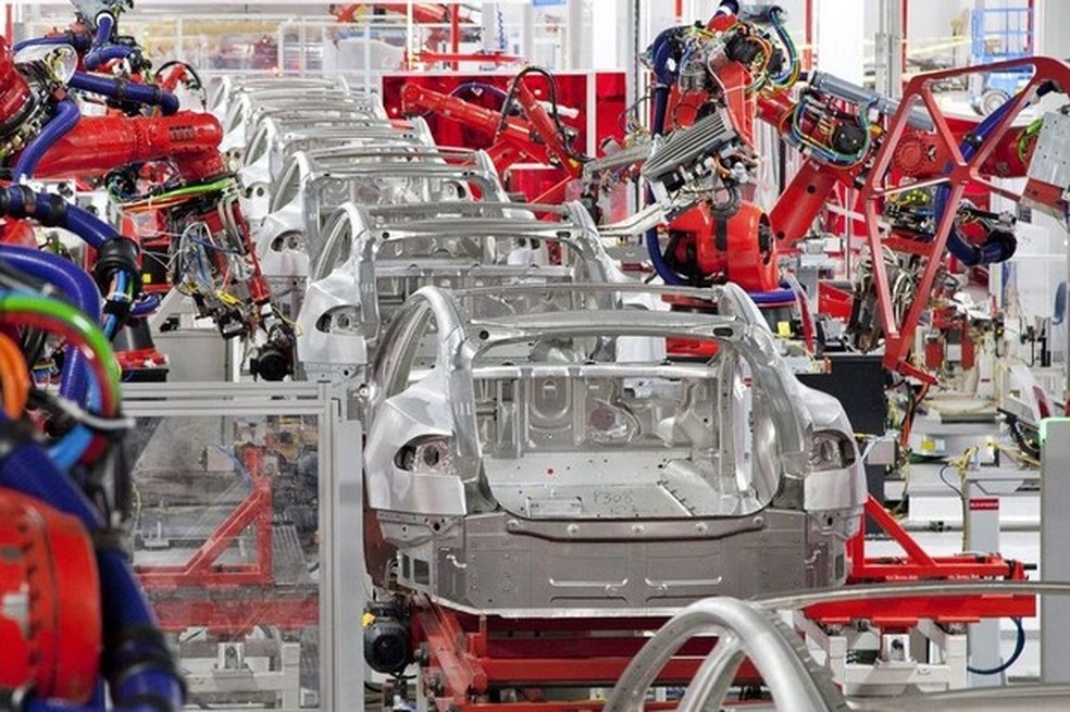 Os números vem reduzindo sua queda em meio a pandemia, mas ainda estão longe de estarem bons para o setor (Foto: Divulgação/Tesla) — Foto: Auto Esporte