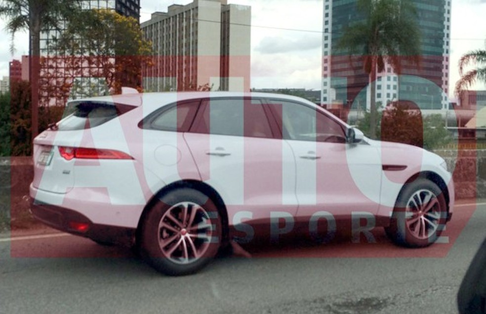 Jaguar F-Pace em testes no Brasil (Foto: Leandro Alvares / Auto News Brasil) — Foto: Auto Esporte
