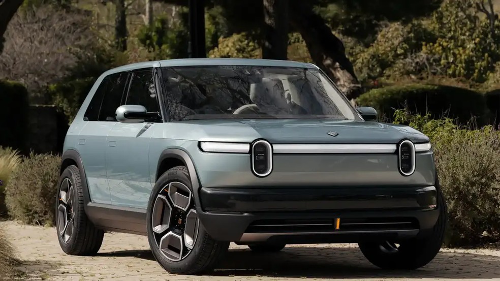 Rivian R3 tem baterias da Tesla e poderá percorrer 483 km com apena uma carga — Foto: Divulgação