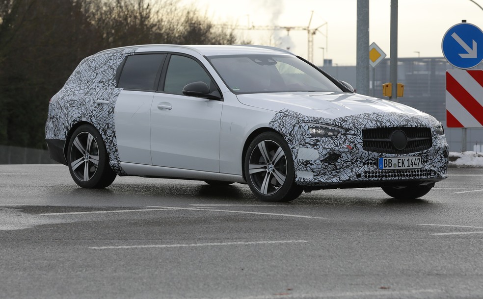 O estilo mais conservador do Classe C será mantido na geração W204 — Foto: Automedia