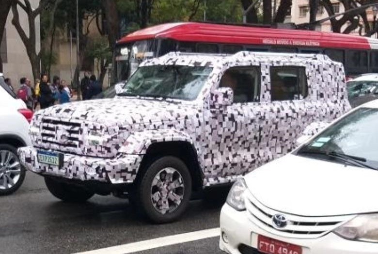 Flagra: GWM Tank 300 é Land Rover chinês que será lançado no Brasil em 2025