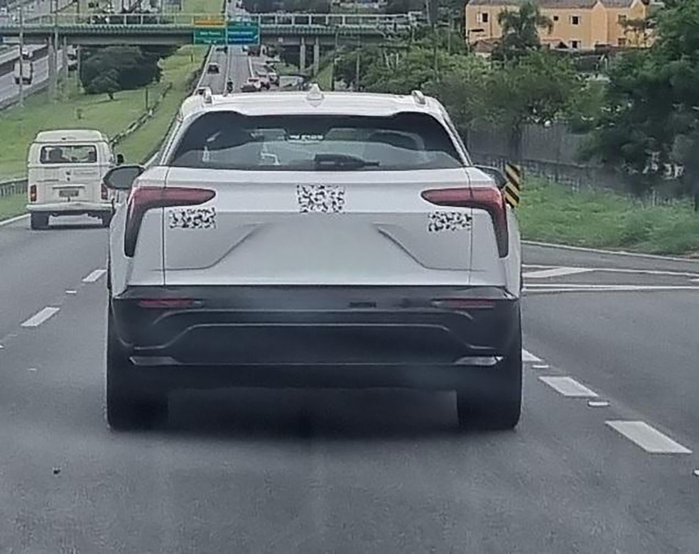 Chevrolet Blazer EV deve ter autonomia de pouco mais de 300 km pelo padrão do Inmetro — Foto: Reprodução/@vecchimichel