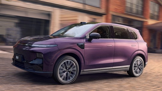 Leapmotor B10 chega no início de 2026 e marca estuda híbrido com motor Fiat