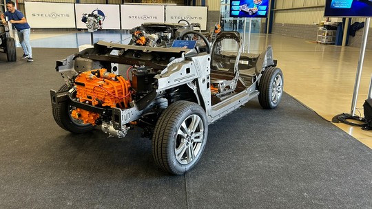 Dona da Fiat e Jeep terá carros híbridos nacionais já em 2024