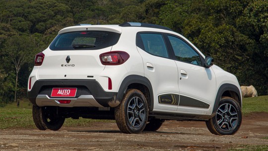 Carro elétrico é vendido em leilão com bloco de concreto no lugar da bateria