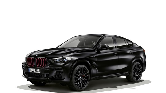 BMW X6 tem pintura preta e uma duvidosa grade vermelha em série limitada de R$ 730 mil
