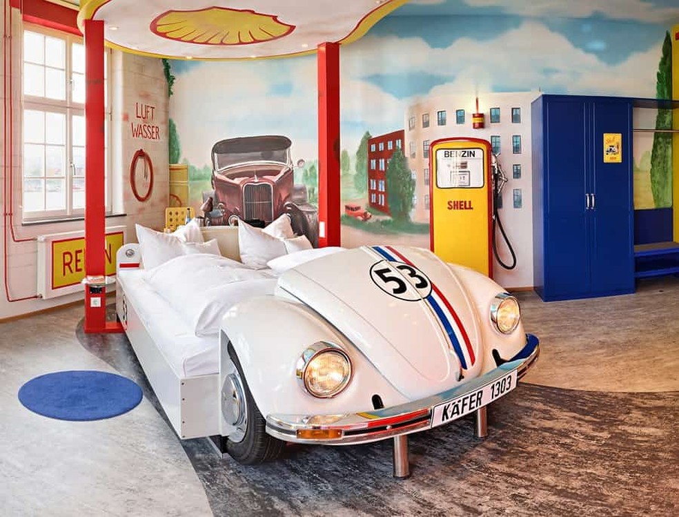 Você pode dormir em uma cama com a réplica do famoso Herbie — Foto: Divulgação