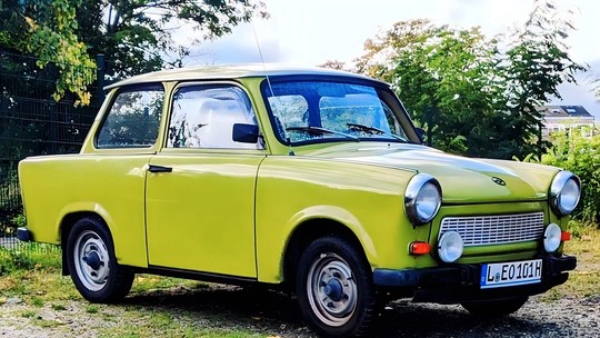 Trabant: clássico carro socialista criou problema ambiental, resiste até hoje e no Brasil é raridade