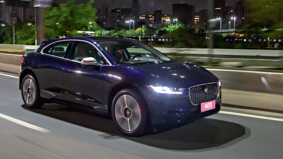 Beleza é subjetiva: mas não dá para negar que as linhas do I-Pace chamam a atenção — Foto: Renato Durães/Auto News Brasil