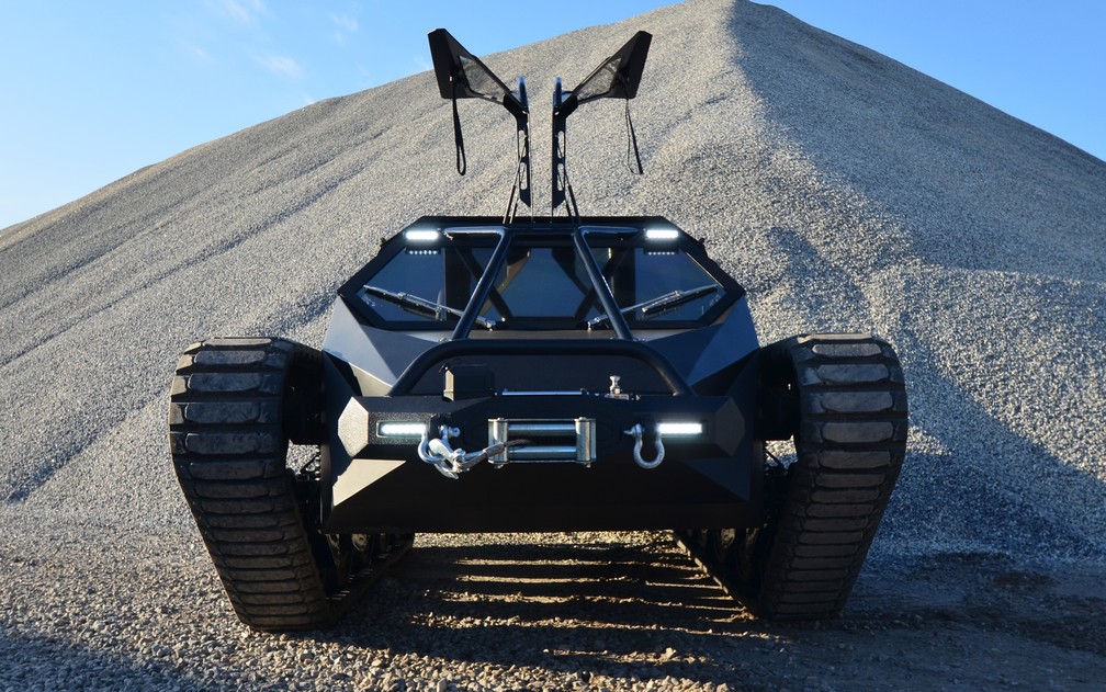 Ripsaw EV2 tem portas no estilo asa de gaivota — Foto: Howie & Howie Tech