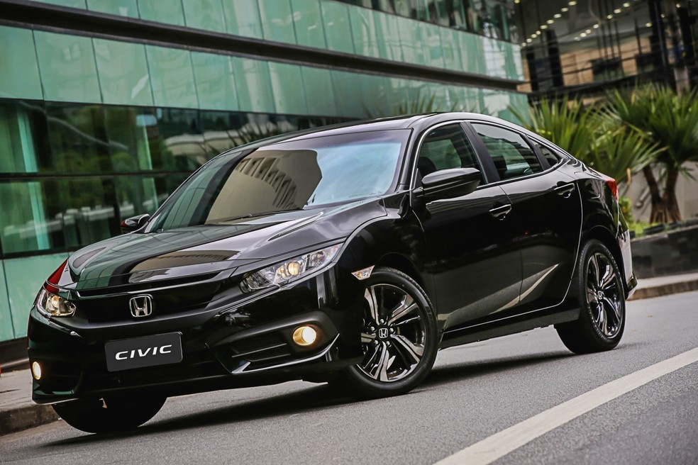 Honda Civic Sport é a versão de acesso com visual esportivo — Foto: Divulgação/Honda