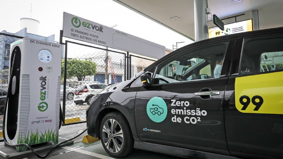 Inaugurado em dezembro, eletroposto EZVolt é o primeiro exclusivo para recarga de carros elétricos e híbridos do Brasil — Foto: Divulgação