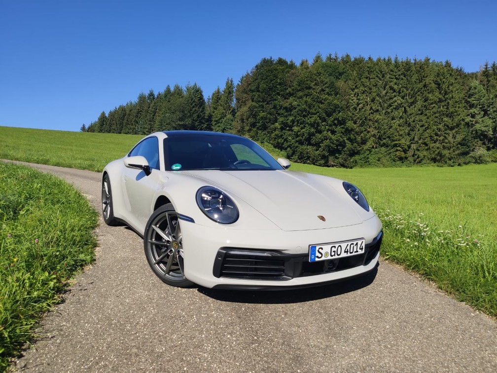 Porsche 911 Carrera — Foto: André Paixão/G1